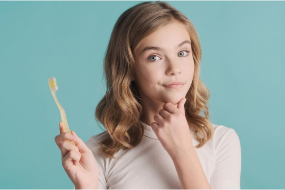 common brushing habits that damage your teeth